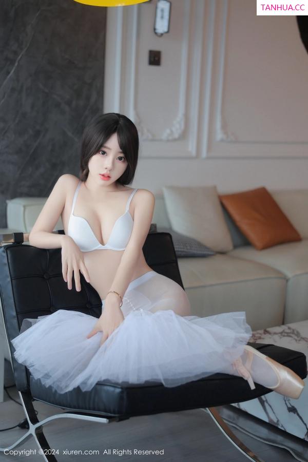   [XiuRen]高清写真图 2024.05.17 No.8564 桃妖夭 丝袜美腿第18张图片